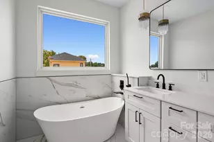 760 New Hope Rd, Flat Rock, NC 28731 - Photo 15