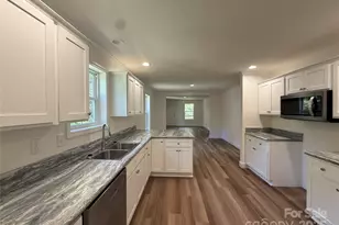 509 Bonner St, Hendersonville, NC 28739 - Photo 23