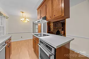 5640 Sharon Rd, Charlotte, NC 28210 - Photo 11