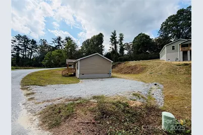 204 Oscelake Way, Hendersonville, NC 28739 - Photo 7