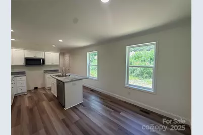 204 Oscelake Way, Hendersonville, NC 28739 - Photo 9