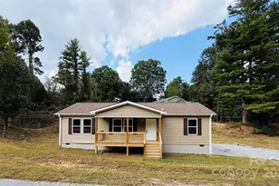 204 Oscelake Way, Hendersonville, NC 28739 - Photo 1