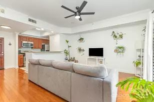 300 W 5th St, Charlotte, NC 28202 - Photo 9