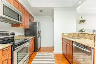 300 W 5th St, Charlotte, NC 28202 - Photo 11