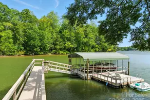 703 Island Point Rd, Mount Holly, NC 28120 - Photo 5