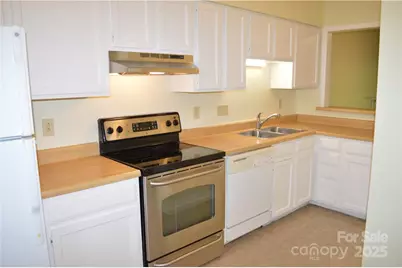 2929 Heathstead Place, Charlotte, NC 28210 - Photo 3