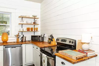 737 Florida Avenue, Hendersonville, NC 28739 - Photo 11