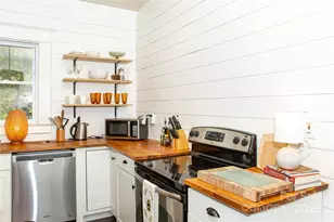 737 Florida Ave, Hendersonville, NC 28739 - Photo 11