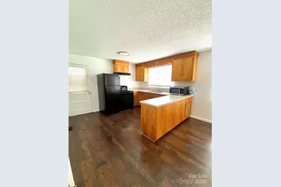 2842 1st Avenue NW, Hickory, NC 28601 - Photo 13