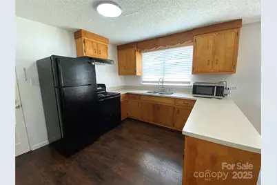 2842 1st Avenue NW, Hickory, NC 28601 - Photo 11