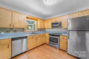 806 Dogwood Dr, Dallas, NC 28034 - Photo 7