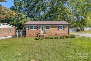 806 Dogwood Dr, Dallas, NC 28034 - Photo 1