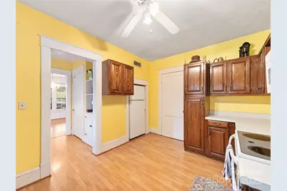 147 Walnut Avenue, Spruce Pine, NC 28777 - Photo 9