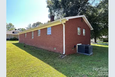 2218 W 5th Avenue, Gastonia, NC 28052 - Photo 5