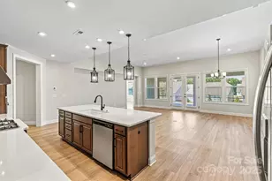 7332 Jolly Brk Dr, Charlotte, NC 28215 - Photo 13