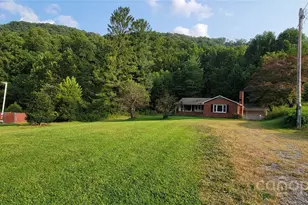 3201 Dellwood Rd, Waynesville, NC 28786 - Photo 1