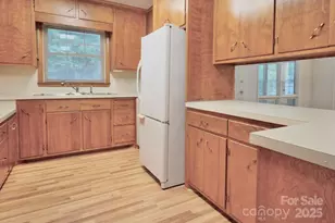 315 Dogwood Dr, Mount Holly, NC 28120 - Photo 9