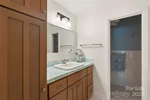 1300 Queens Rd, Charlotte, NC 28207 - Photo 23