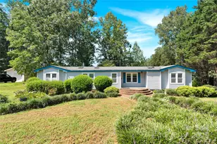 985 Sentinal Oaks Dr, Clover, SC 29710 - Photo 1