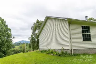 98 Cardinal Ln, Burnsville, NC 28714 - Photo 17