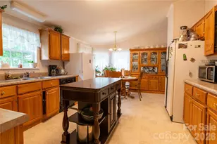 98 Cardinal Ln, Burnsville, NC 28714 - Photo 11