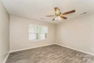 3931 Bitterroot Ct, Charlotte, NC 28269 - Photo 9