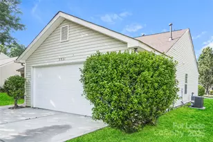 3931 Bitterroot Ct, Charlotte, NC 28269 - Photo 3