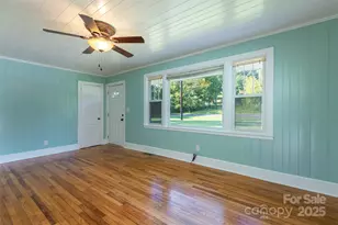 2305 Rutherford Rd, Marion, NC 28752 - Photo 9