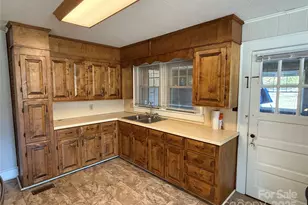 2550 Lail Rd, Glen Alpine, NC 28655 - Photo 11