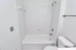 2220 Roswell Ave, Charlotte, NC 28207 - Photo 15