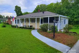 848 Meadowood Dr NE, Lenoir, NC 28645 - Photo 1