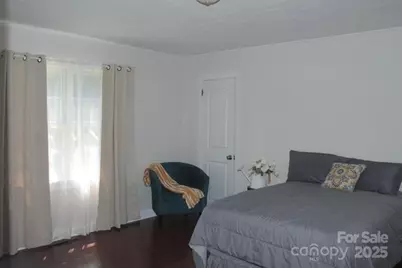 848 Meadowood Drive NE, Lenoir, NC 28645 - Photo 5