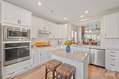 8631 Profit Lane, Charlotte, NC 28215 - Photo 9