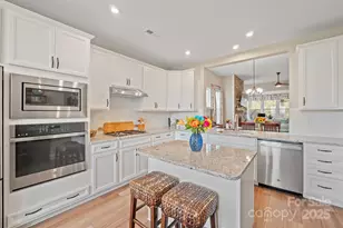 8631 Profit Ln, Charlotte, NC 28215 - Photo 9