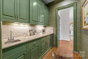 168 Cherokee Rd, Charlotte, NC 28207 - Photo 13