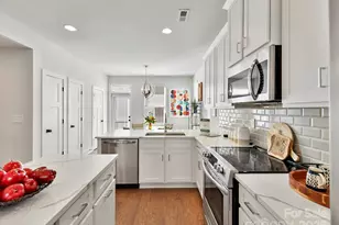 345 E Cama St, Charlotte, NC 28217 - Photo 5