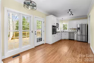 321 Forbes Ct, Clover, SC 29710 - Photo 7