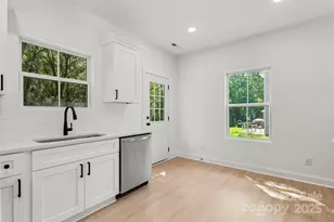 1205 W Mauney Ave, Gastonia, NC 28052 - Photo 9