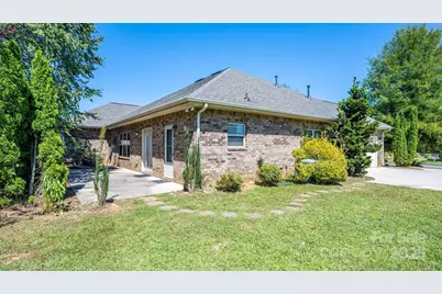 131 Water Ski Drive, Statesville, NC 28677 - Photo 5