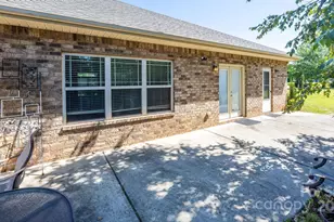 131 Water Ski Dr, Statesville, NC 28677 - Photo 7