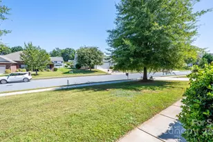 131 Water Ski Dr, Statesville, NC 28677 - Photo 11