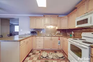 2460 Cottage Ln, Liberty Hill, SC 29074 - Photo 15