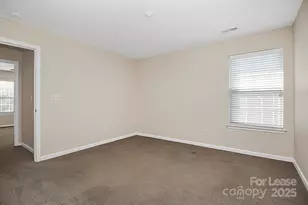 10323 Dominion Village Dr, Charlotte, NC 28269 - Photo 27