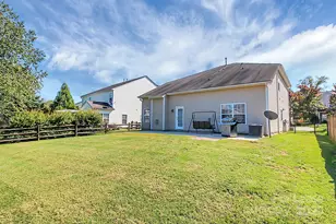 10323 Dominion Village Dr, Charlotte, NC 28269 - Photo 31