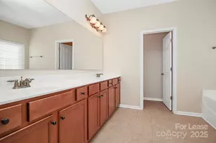 10323 Dominion Village Dr, Charlotte, NC 28269 - Photo 17