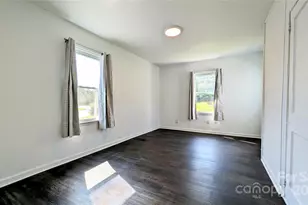 556 6th St, Chester, SC 29706 - Photo 9