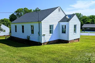 556 6th St, Chester, SC 29706 - Photo 17