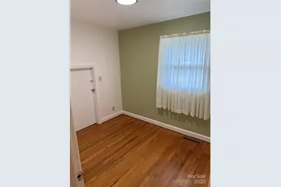 1102 N Justice Street, Hendersonville, NC 28791 - Photo 7