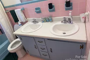 1102 N Justice St, Hendersonville, NC 28791 - Photo 11