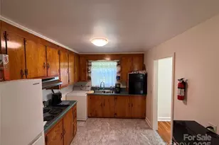 1102 N Justice St, Hendersonville, NC 28791 - Photo 15